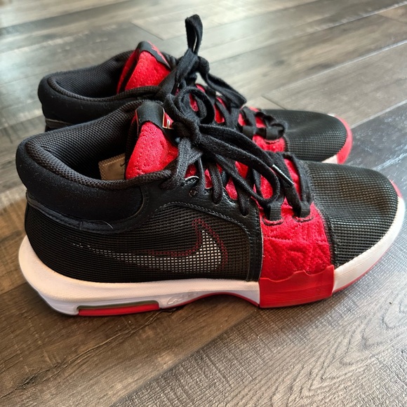 Nike FaZe Clan x LeBron Witness 8 Bred Size 8.5 - Picture 1 of 9